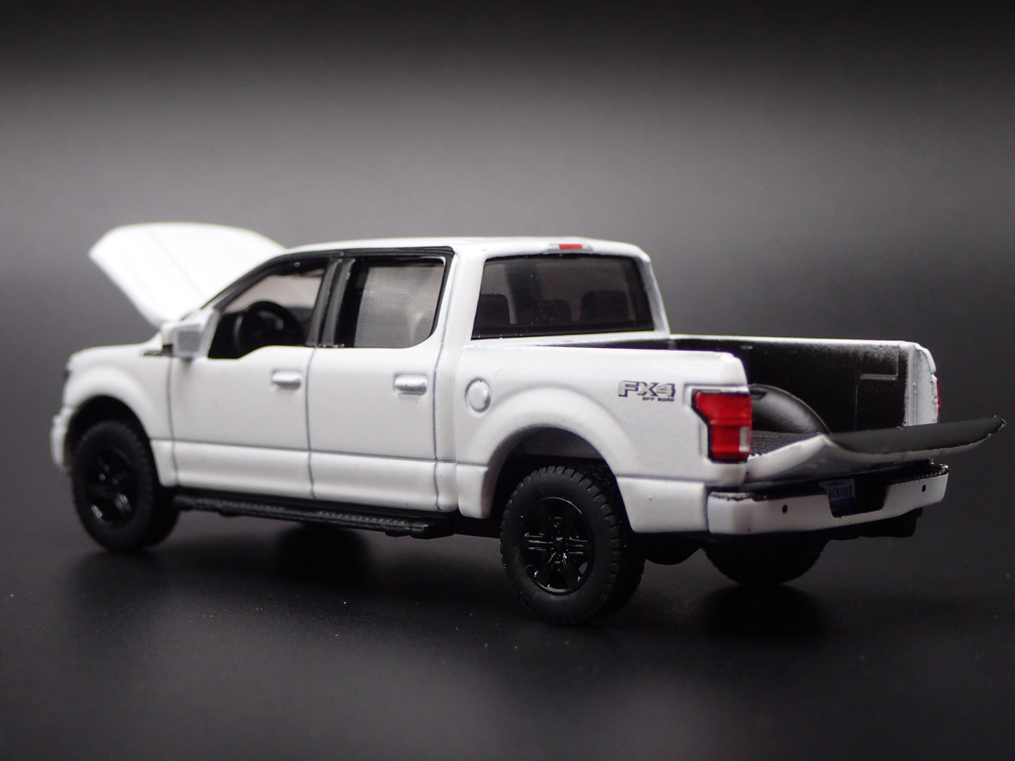 2015-2020 FORD F150 PICKUP TRUCK WHITE 1:64 SCALE COLLECTIBLE DIECAST MODEL CAR