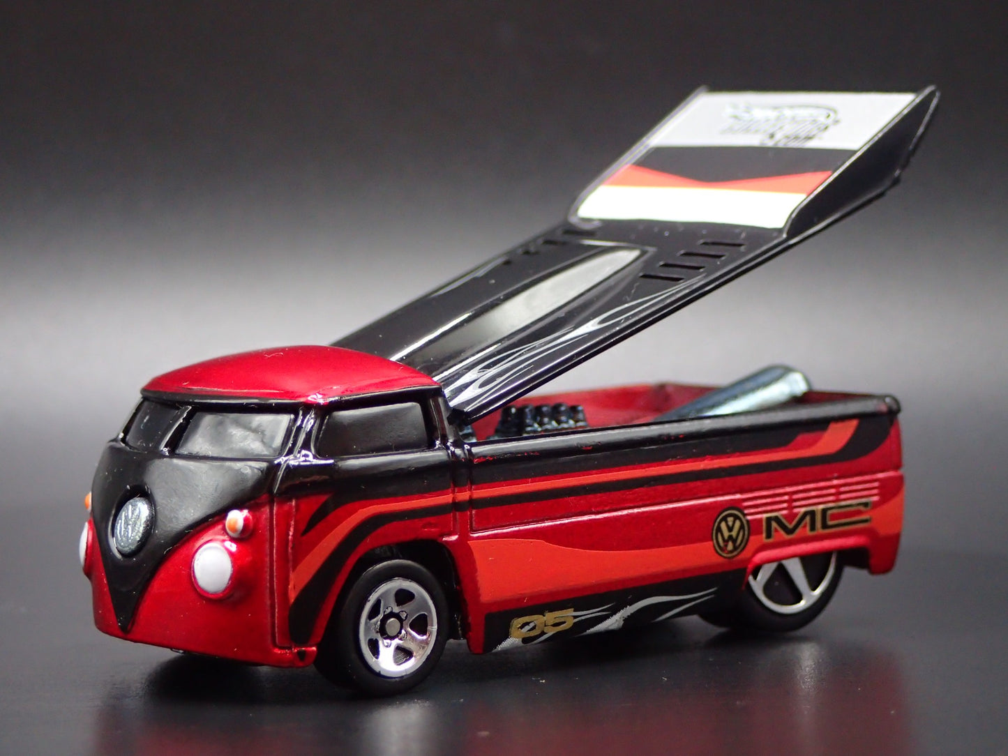 1950-1967 VW VOLKSWAGEN DRAG TRUCK NHRA 1/64 SCALE DIORAMA DIECAST MODEL CAR