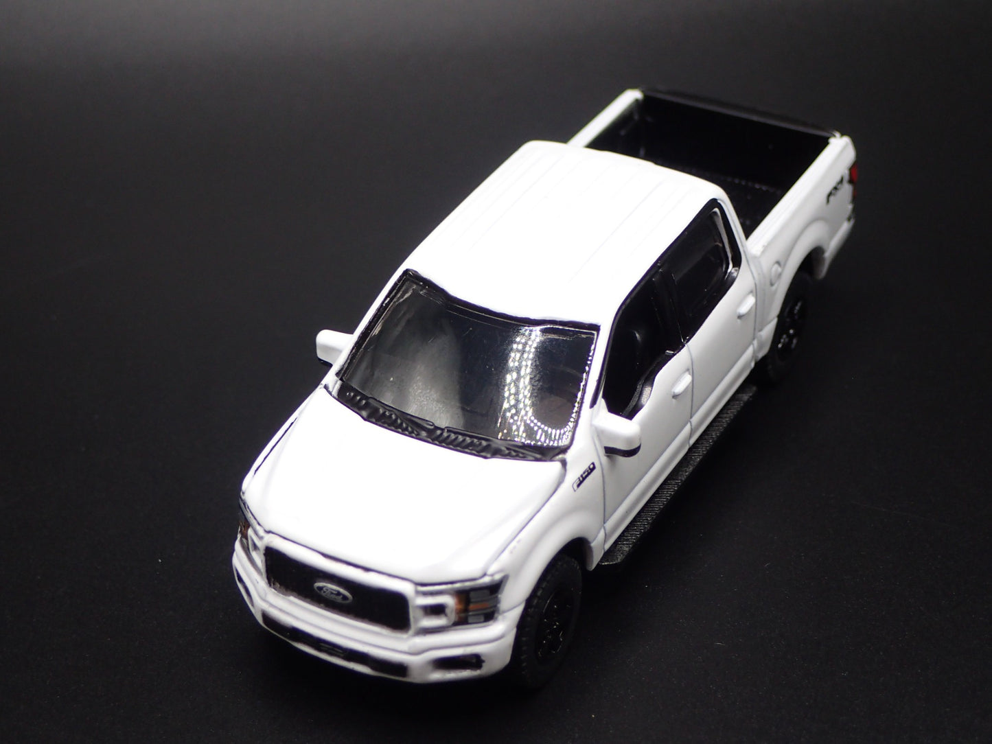 2015-2020 FORD F150 PICKUP TRUCK WHITE 1:64 SCALE COLLECTIBLE DIECAST MODEL CAR