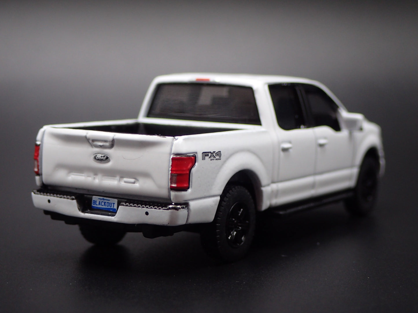 2015-2020 FORD F150 PICKUP TRUCK WHITE 1:64 SCALE COLLECTIBLE DIECAST MODEL CAR