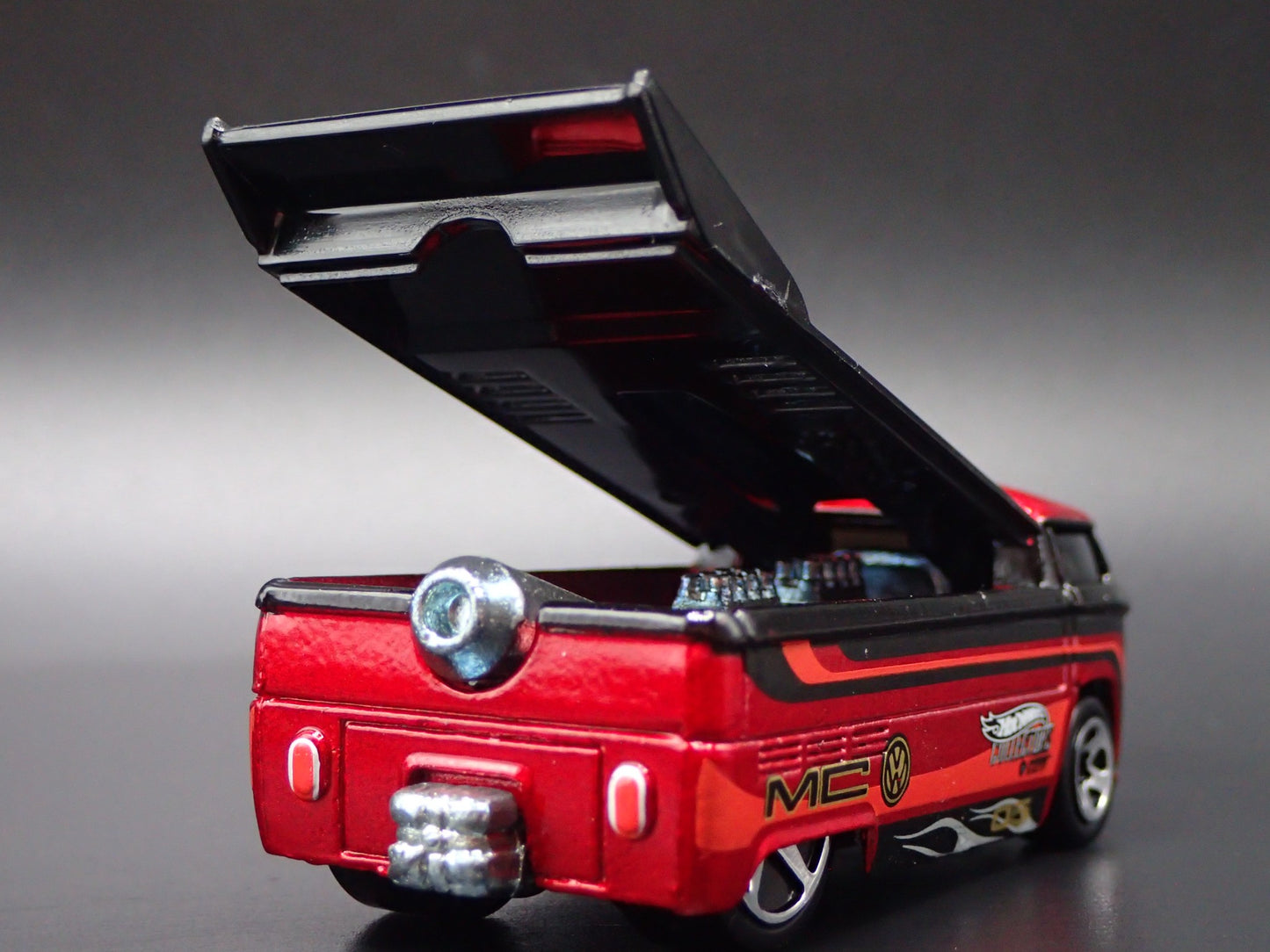 1950-1967 VW VOLKSWAGEN DRAG TRUCK NHRA 1/64 SCALE DIORAMA DIECAST MODEL CAR