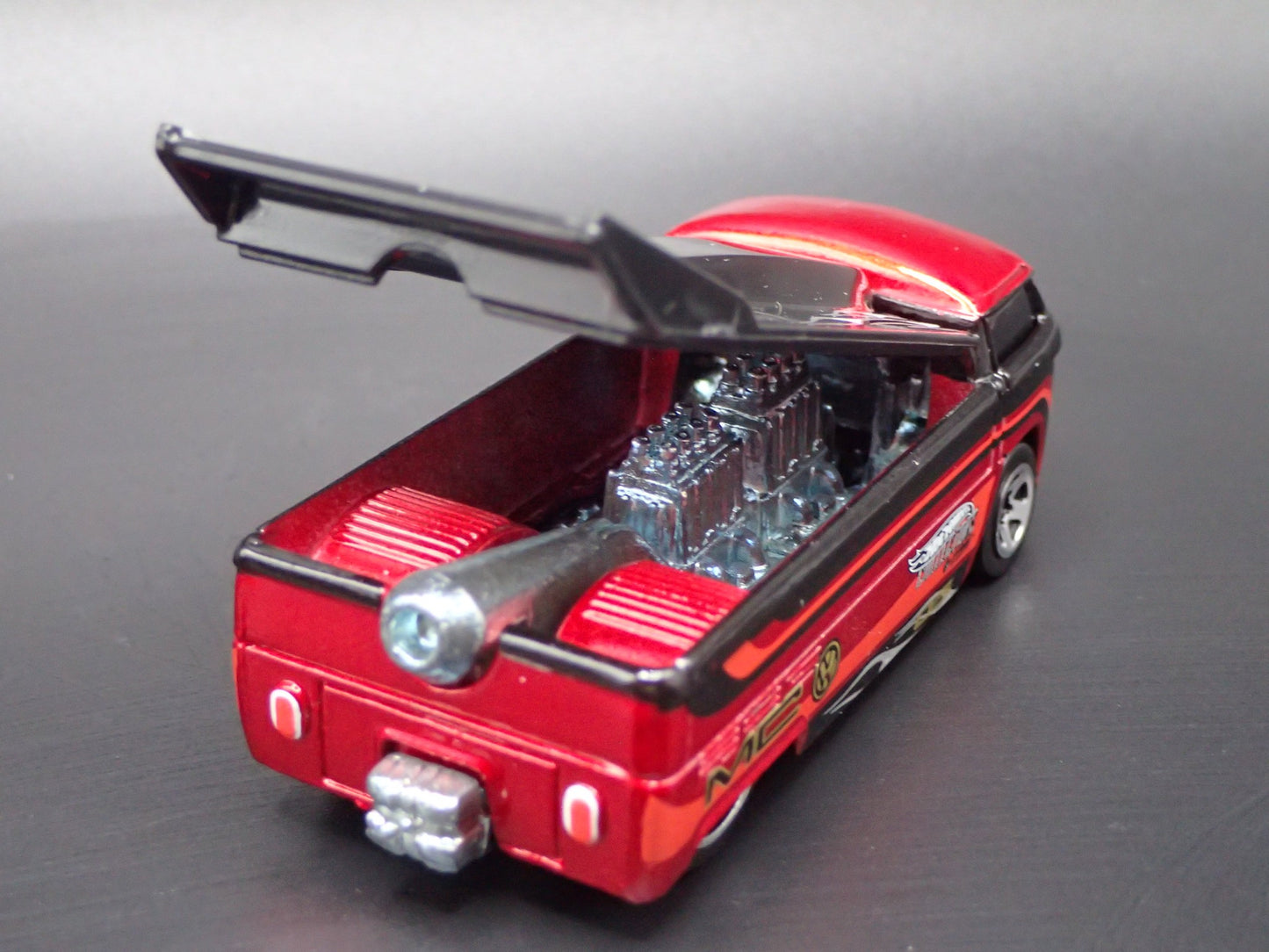 1950-1967 VW VOLKSWAGEN DRAG TRUCK NHRA 1/64 SCALE DIORAMA DIECAST MODEL CAR