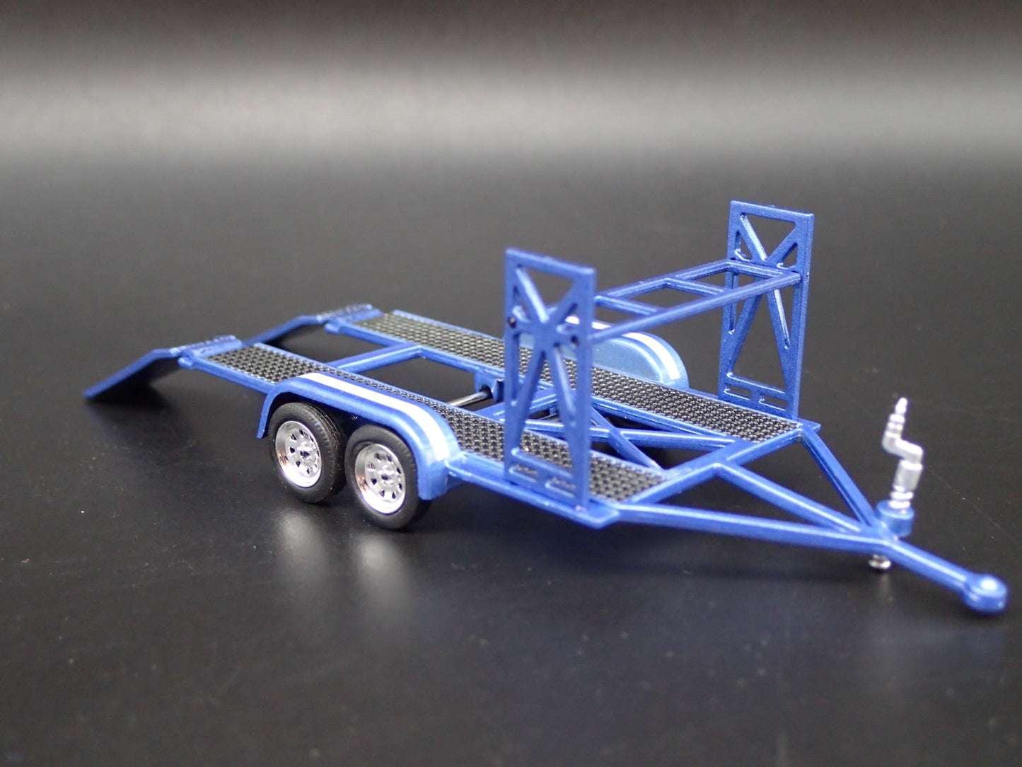 TANDEM FLATBED CAR TRAILER w/ LOADING RAMPS 1:64 SCALE DIORAMA DIECAST MODEL