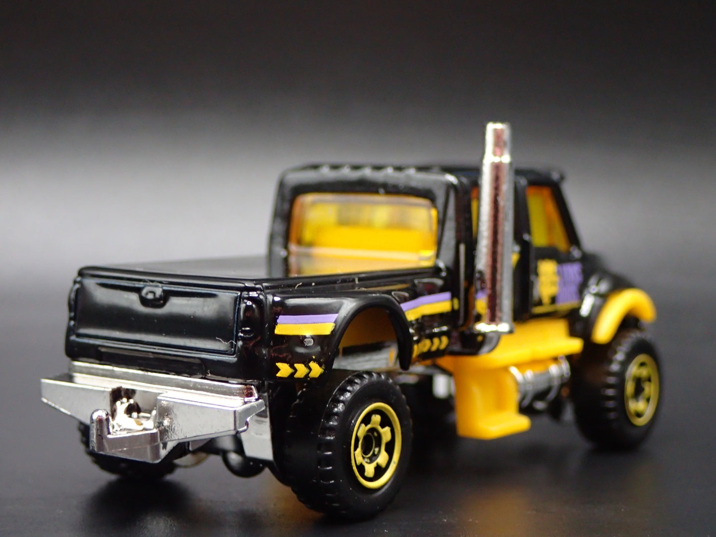 2004-2008 INTERNATIONAL CXT PICKUP TRUCK 1:64 MB SCALE DIORAMA DIECAST MODEL CAR