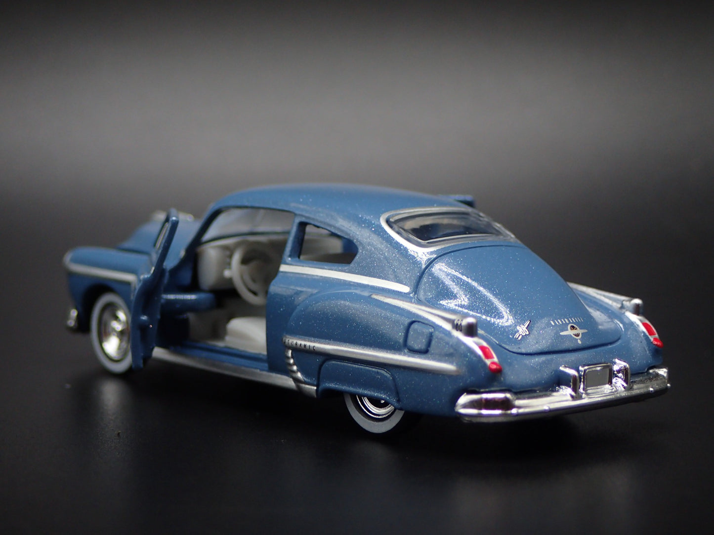 1950 50 OLDS OLDSMOBILE 88 FASTBACK 1:64 SCALE COLLECTIBLE DIECAST MODEL CAR