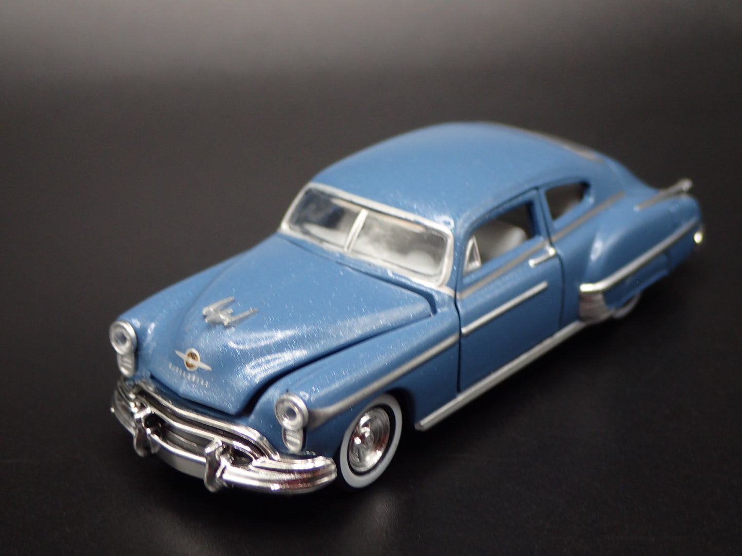 1950 50 OLDS OLDSMOBILE 88 FASTBACK 1:64 SCALE COLLECTIBLE DIECAST MODEL CAR