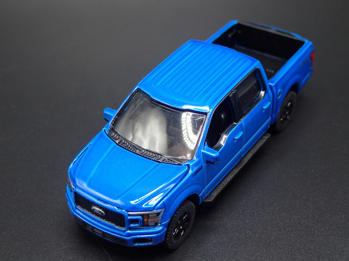 2015-2020 FORD F150 PICKUP TRUCK BLUE 1:64 SCALE COLLECTIBLE DIECAST MODEL CAR