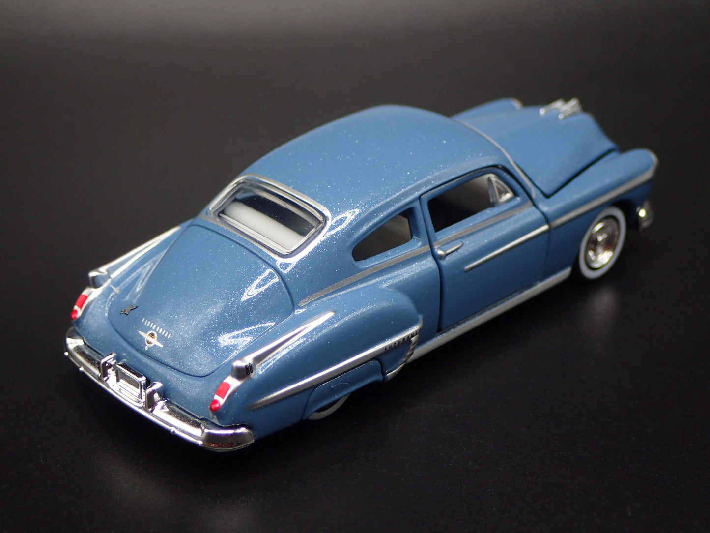 1950 50 OLDS OLDSMOBILE 88 FASTBACK 1:64 SCALE COLLECTIBLE DIECAST MODEL CAR