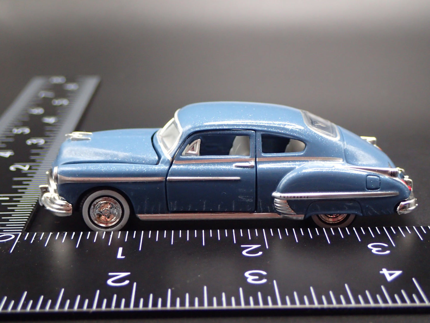 1950 50 OLDS OLDSMOBILE 88 FASTBACK 1:64 SCALE COLLECTIBLE DIECAST MODEL CAR