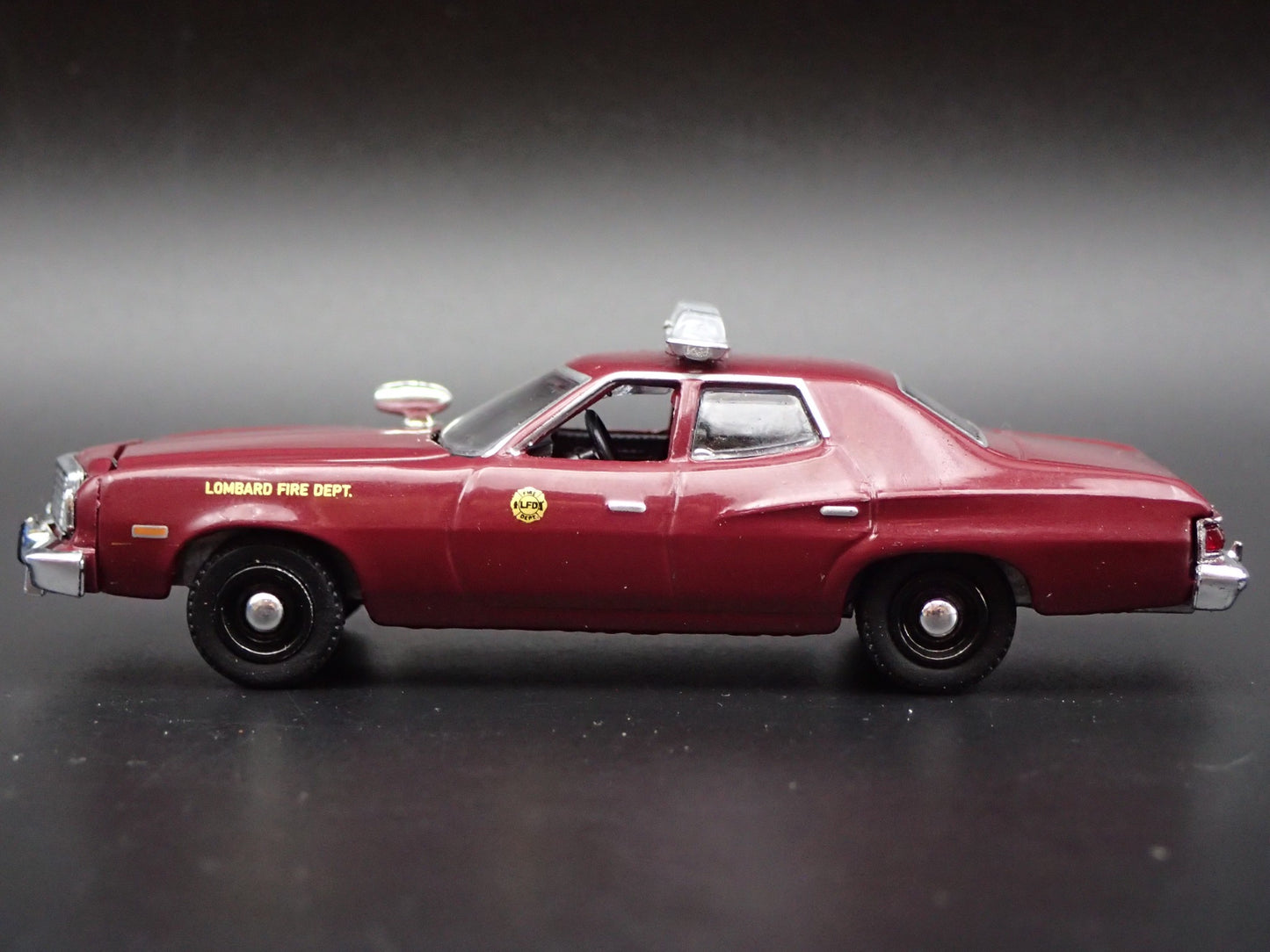 1976 76 FORD GRAN TORINO LOMBARD IL FIRE DEPARTMENT 1:64 SCALE DIECAST MODEL CAR