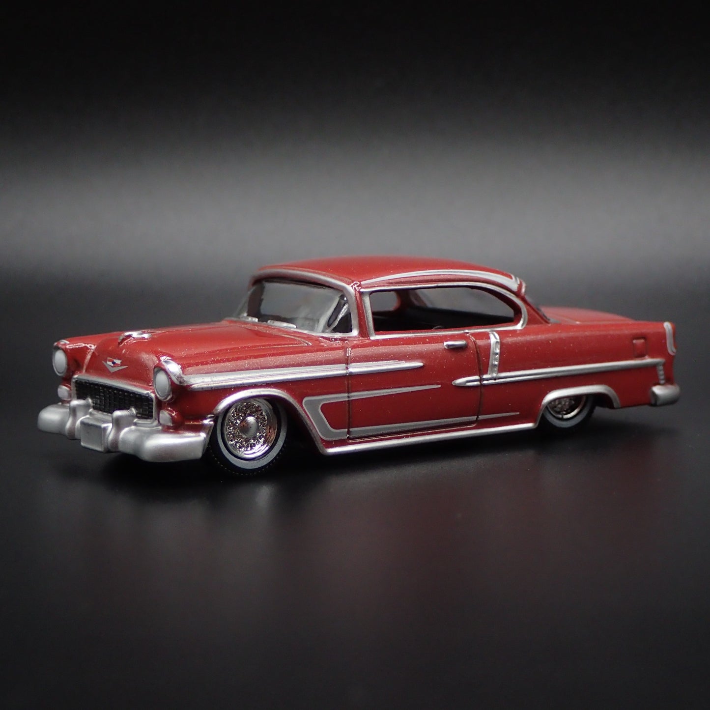 1955 55 CHEVY CHEVROLET BEL AIR 1:64 SCALE COLLECTIBLE DIORAMA DIECAST MODEL CAR