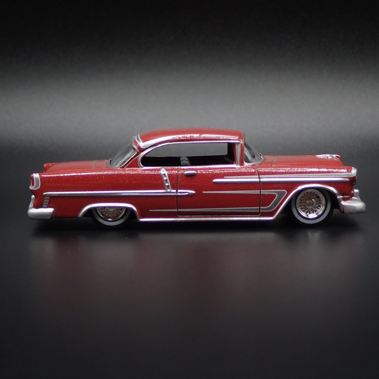 1955 55 CHEVY CHEVROLET BEL AIR 1:64 SCALE COLLECTIBLE DIORAMA DIECAST MODEL CAR