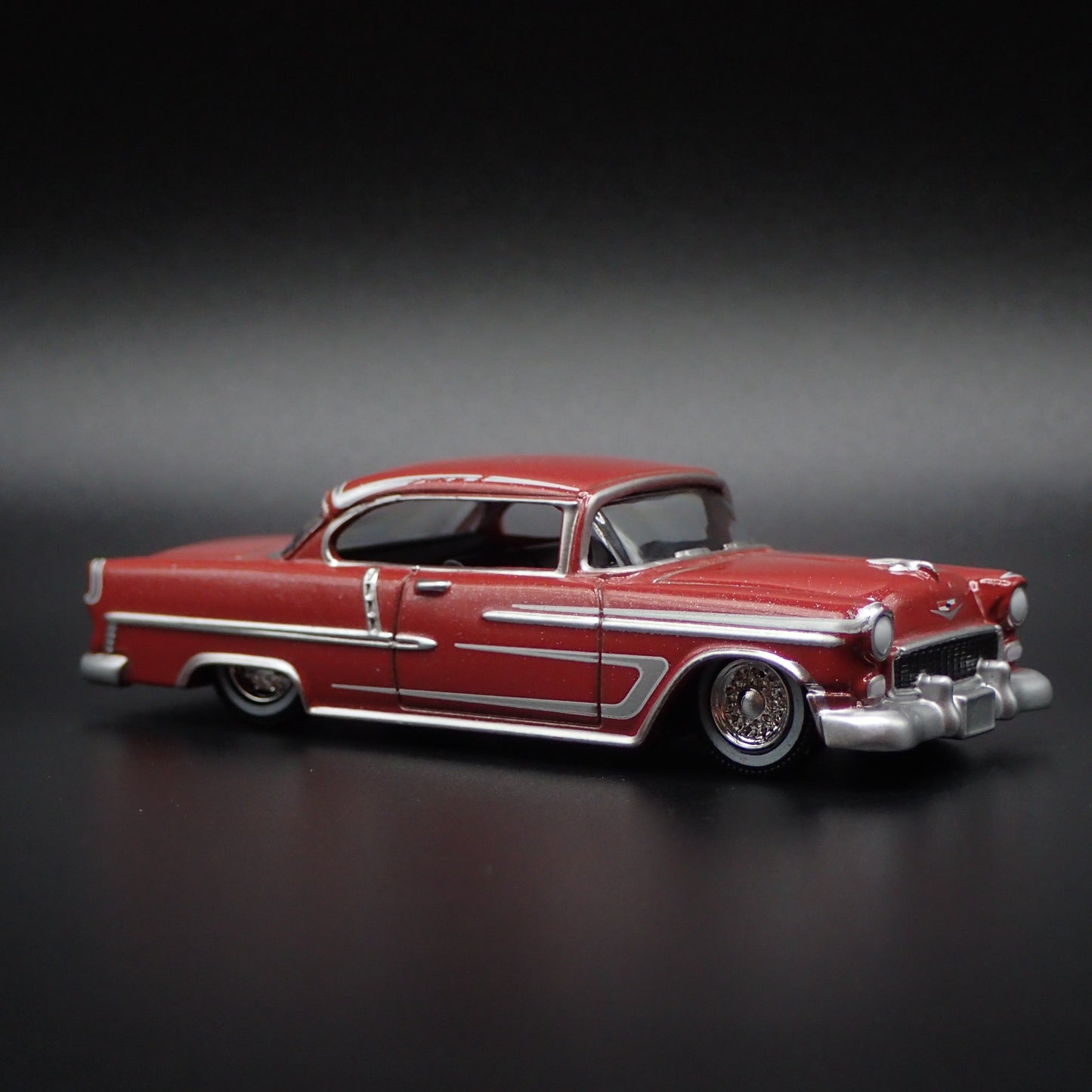 1955 55 CHEVY CHEVROLET BEL AIR 1:64 SCALE COLLECTIBLE DIORAMA DIECAST MODEL CAR