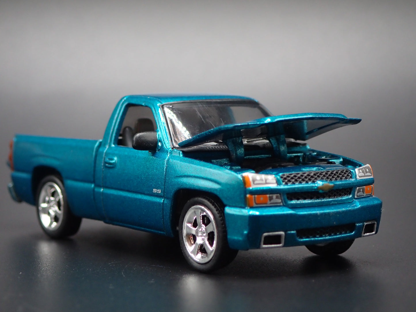 2003-2006 CHEVY CHEVROLET SILVERADO TRUCK SS CATEYE 1:64 SCALE DIECAST MODEL CAR