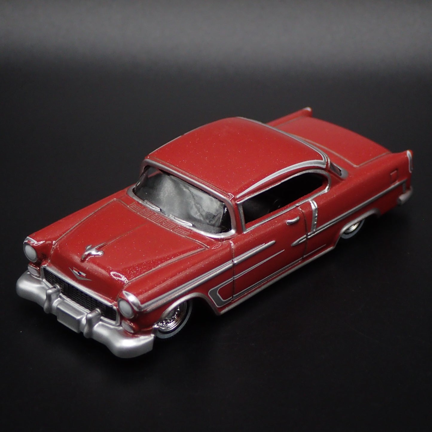 1955 55 CHEVY CHEVROLET BEL AIR 1:64 SCALE COLLECTIBLE DIORAMA DIECAST MODEL CAR