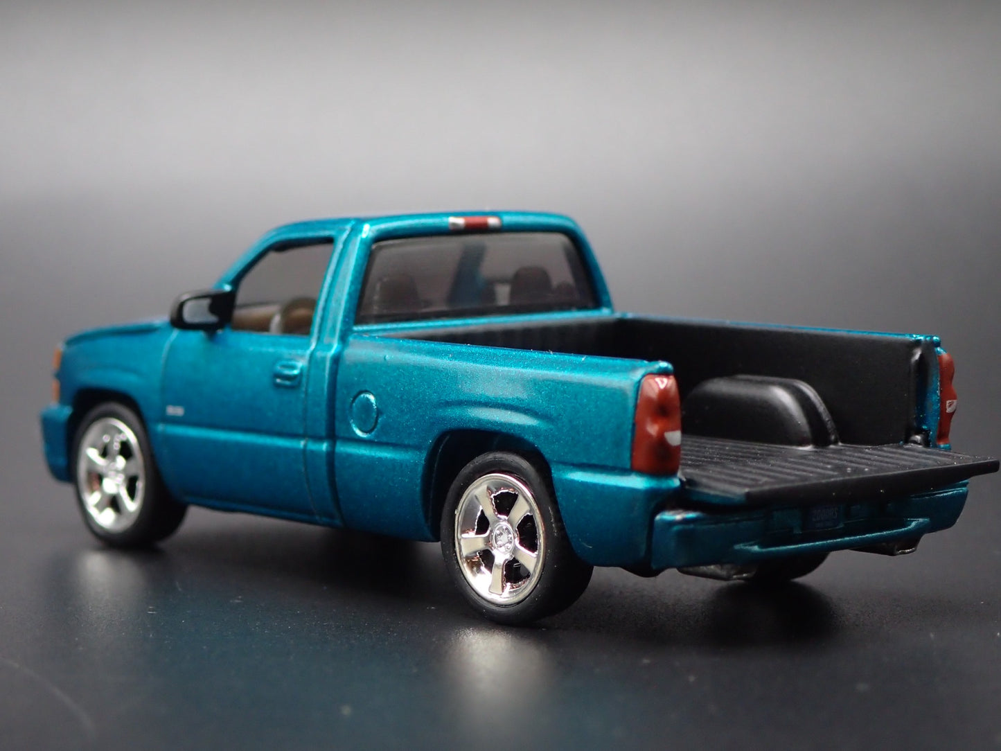 2003-2006 CHEVY CHEVROLET SILVERADO TRUCK SS CATEYE 1:64 SCALE DIECAST MODEL CAR