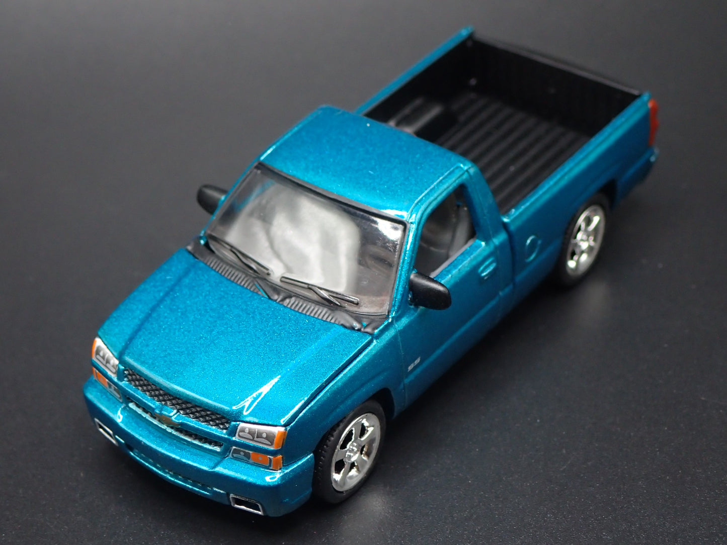 2003-2006 CHEVY CHEVROLET SILVERADO TRUCK SS CATEYE 1:64 SCALE DIECAST MODEL CAR
