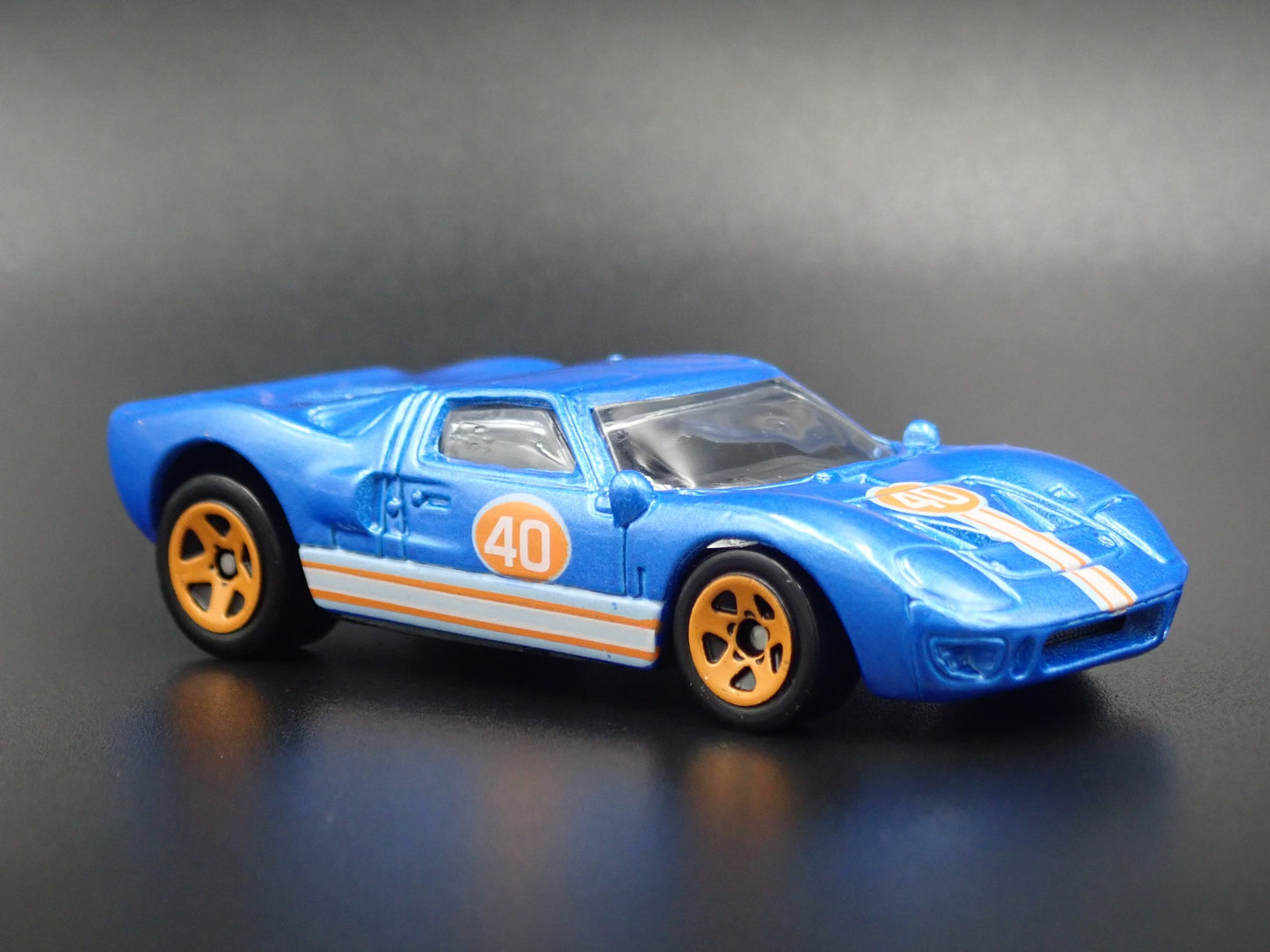 1965 65 FORD GT40 BLUE 1:64 SCALE LIMITED COLLECTIBLE DIORAMA DIECAST MODEL CAR