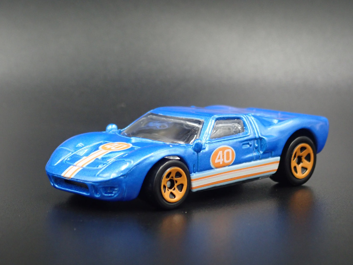 1965 65 FORD GT40 BLUE 1:64 SCALE LIMITED COLLECTIBLE DIORAMA DIECAST MODEL CAR