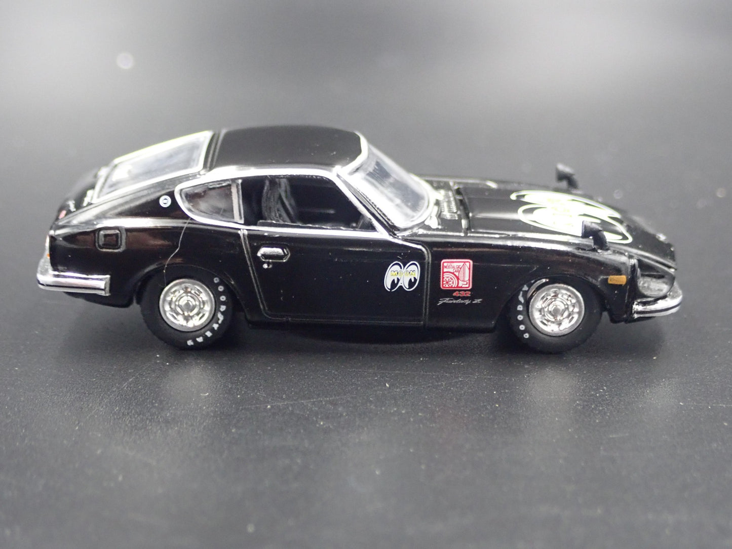 1970-1973 NISSAN FAIRLADY Z 240Z Z432 MOONEYES 1:64 SCALE DIECAST MODEL CAR