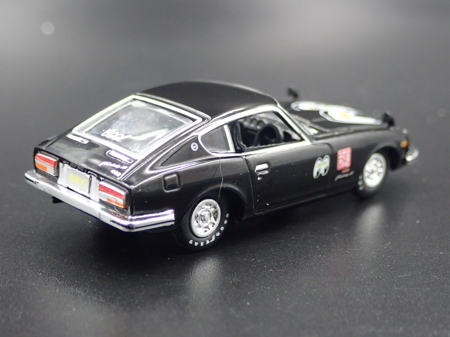 1970-1973 NISSAN FAIRLADY Z 240Z Z432 MOONEYES 1:64 SCALE DIECAST MODEL CAR