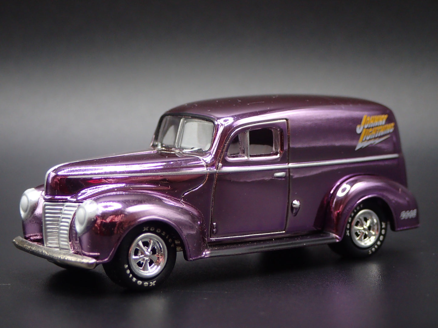1940 40 FORD SEDAN DELIVERY PURPLE 1:64 SCALE COLLECTIBLE DIECAST MODEL CAR