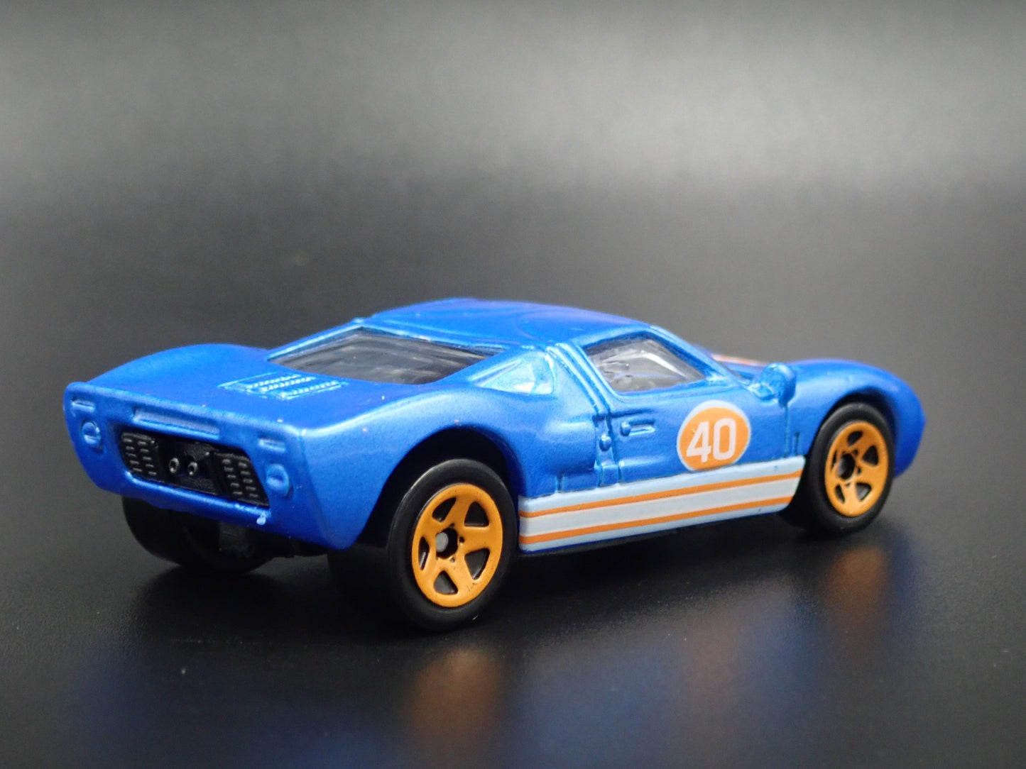 1965 65 FORD GT40 BLUE 1:64 SCALE LIMITED COLLECTIBLE DIORAMA DIECAST MODEL CAR