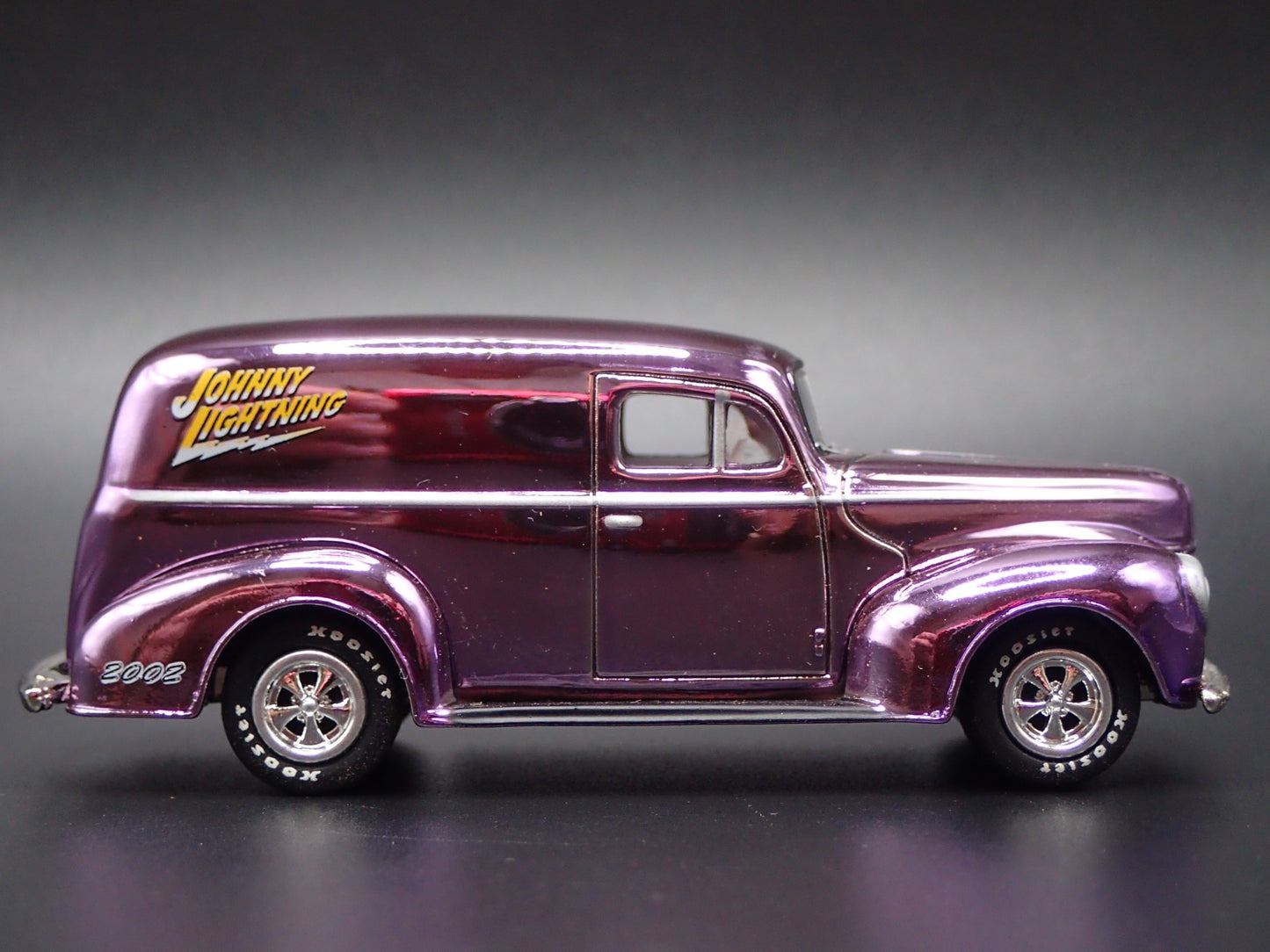 1940 40 FORD SEDAN DELIVERY PURPLE 1:64 SCALE COLLECTIBLE DIECAST MODEL CAR