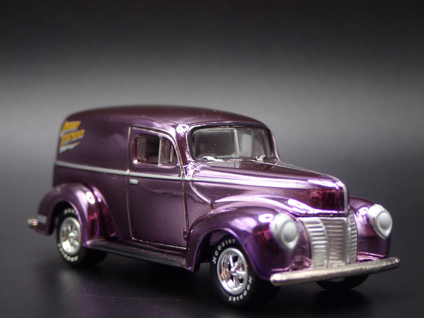 1940 40 FORD SEDAN DELIVERY PURPLE 1:64 SCALE COLLECTIBLE DIECAST MODEL CAR