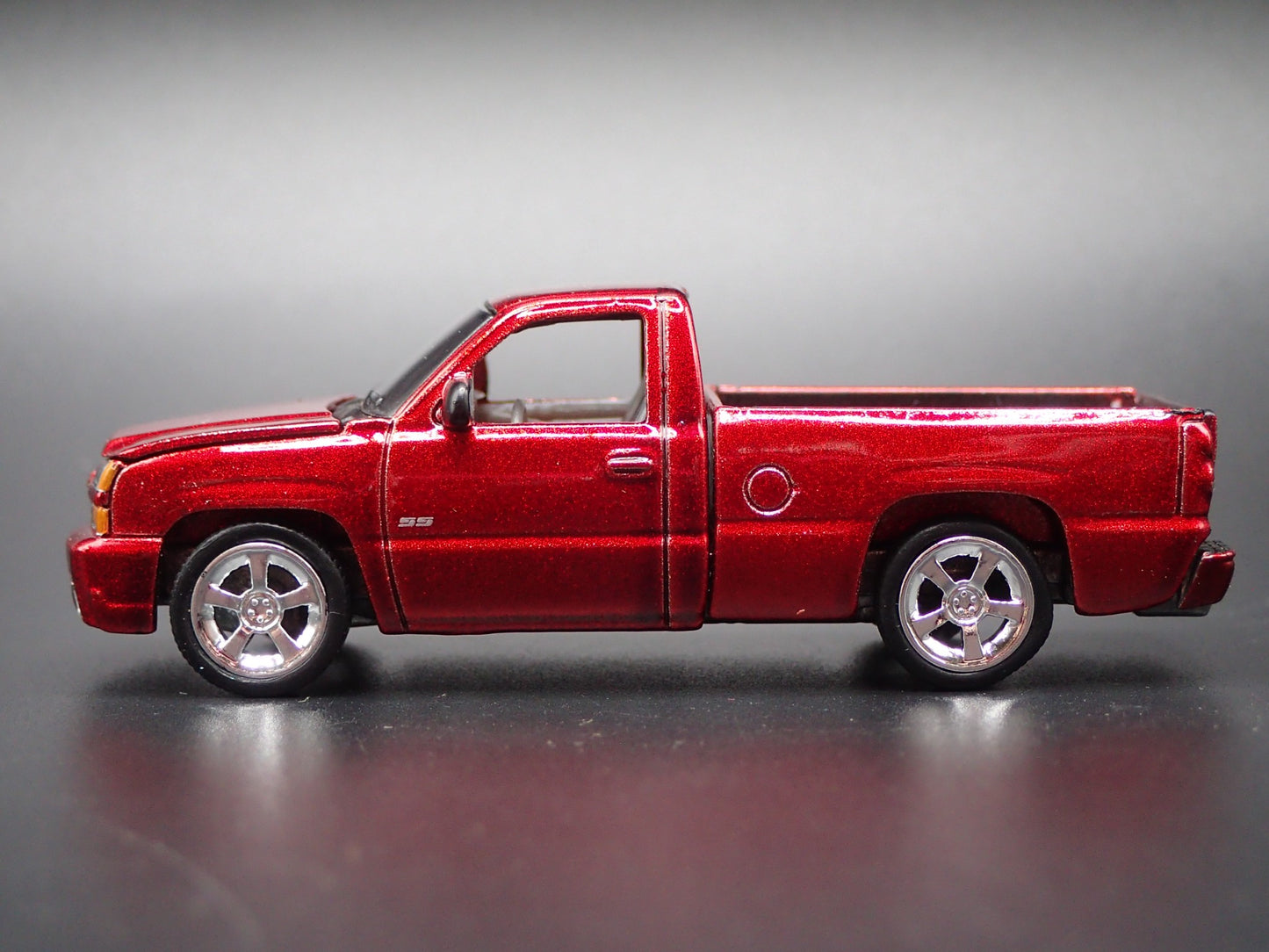 2003-2006 CHEVY CHEVROLET SILVERADO TRUCK SS CATEYE 1:64 SCALE DIECAST MODEL CAR