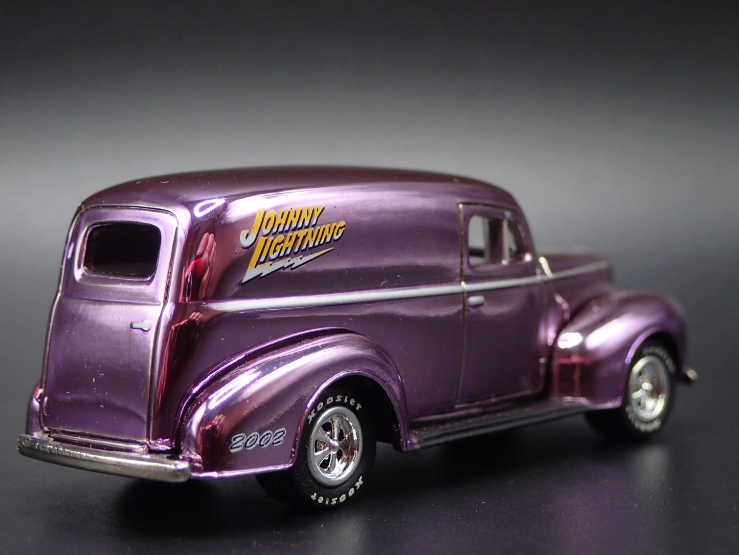 1940 40 FORD SEDAN DELIVERY PURPLE 1:64 SCALE COLLECTIBLE DIECAST MODEL CAR