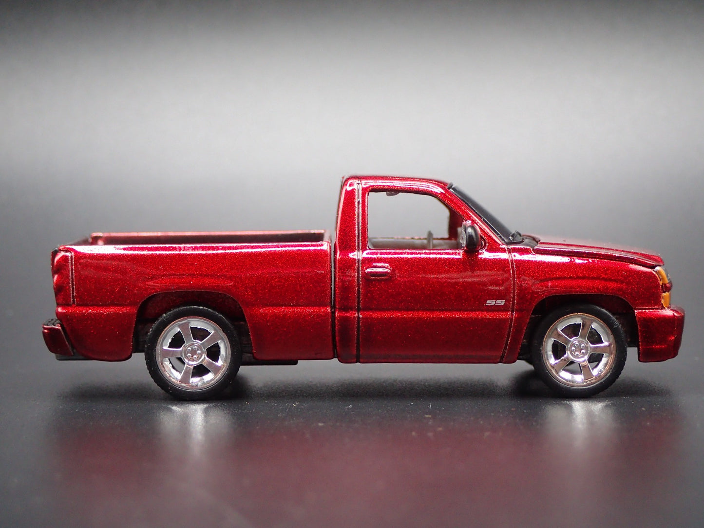 2003-2006 CHEVY CHEVROLET SILVERADO TRUCK SS CATEYE 1:64 SCALE DIECAST MODEL CAR