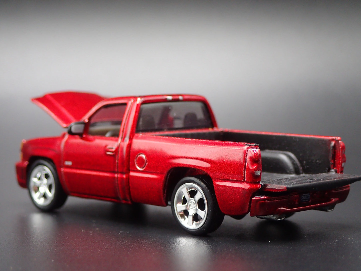 2003-2006 CHEVY CHEVROLET SILVERADO TRUCK SS CATEYE 1:64 SCALE DIECAST MODEL CAR