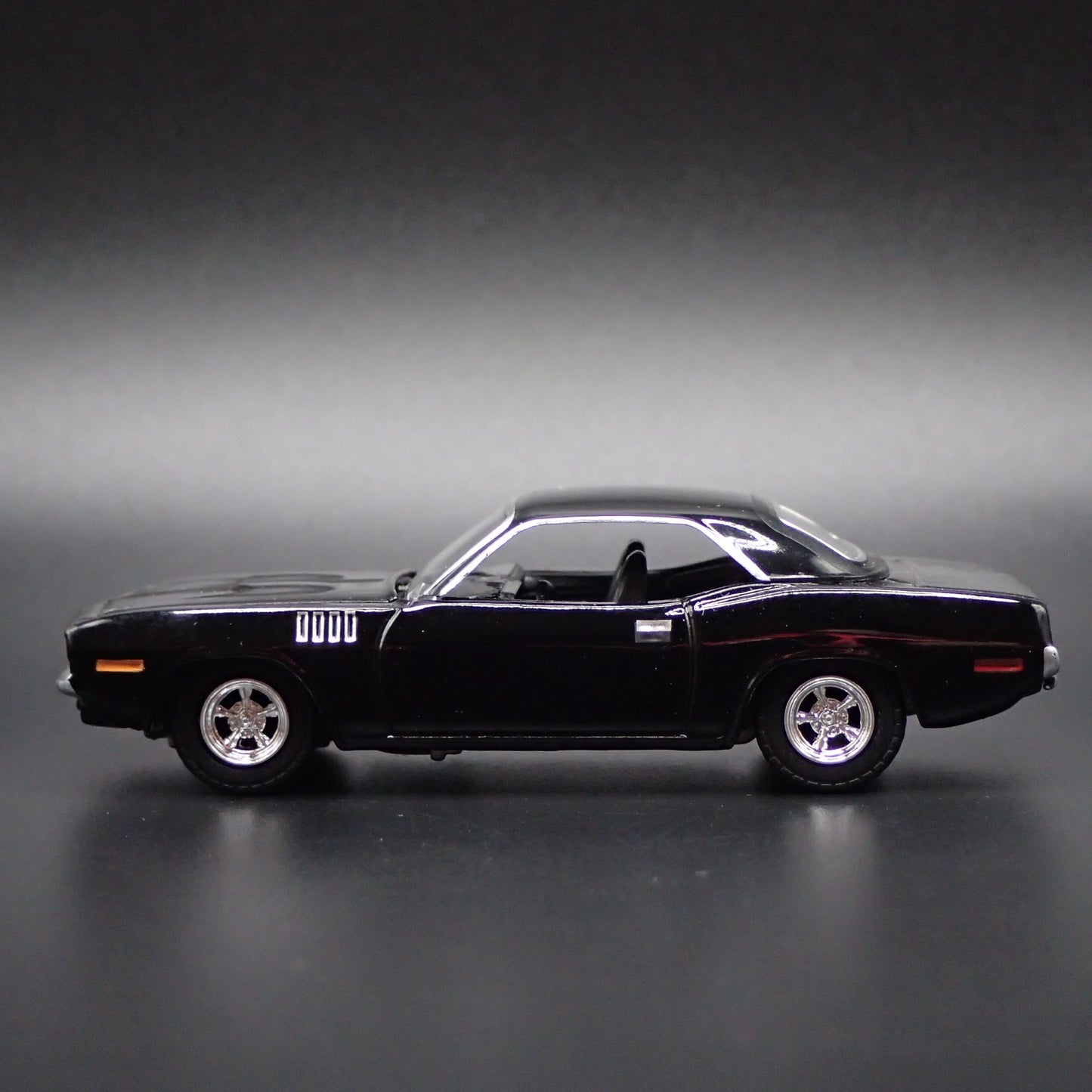 1971 71 PLYMOUTH CUDA MUSCLE CAR BLACK 1:64 SCALE COLLECTIBLE DIECAST MODEL CAR