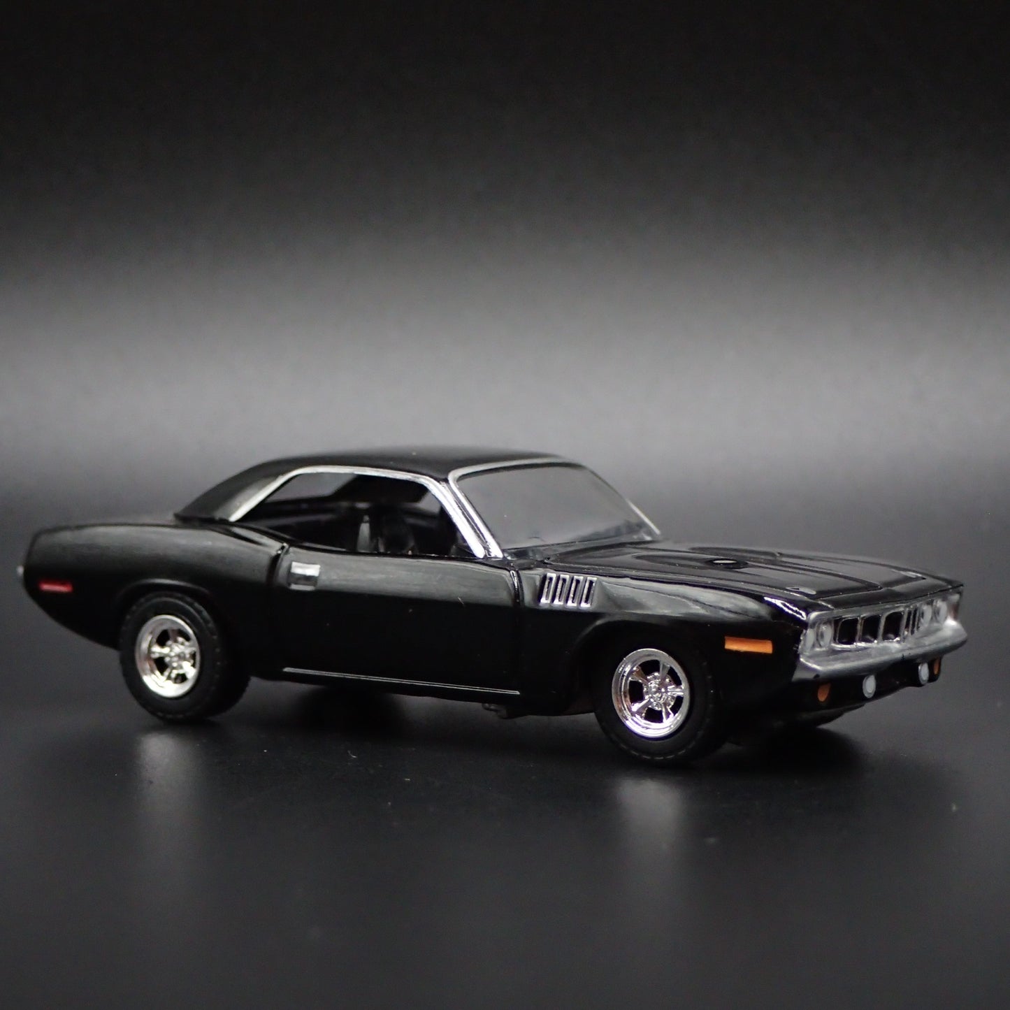 1971 71 PLYMOUTH CUDA MUSCLE CAR BLACK 1:64 SCALE COLLECTIBLE DIECAST MODEL CAR