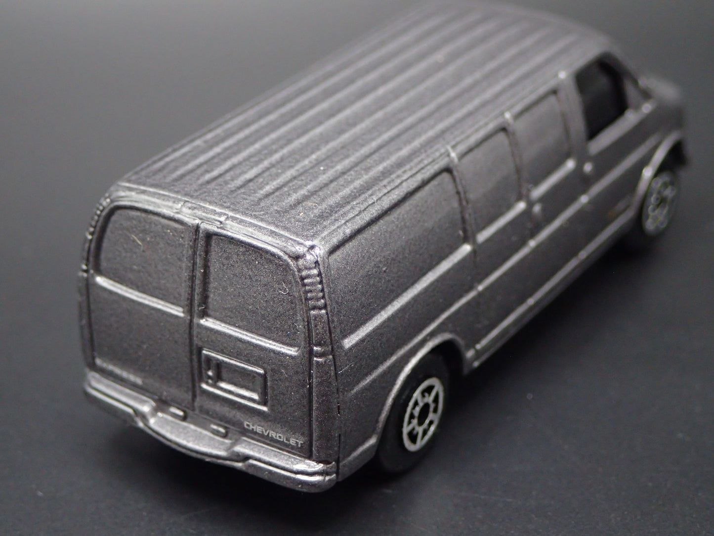 CHEVY CHEVROLET 3500 EXPRESS VAN GRAY 1:64 SCALE COLLECTIBLE DIECAST MODEL CAR