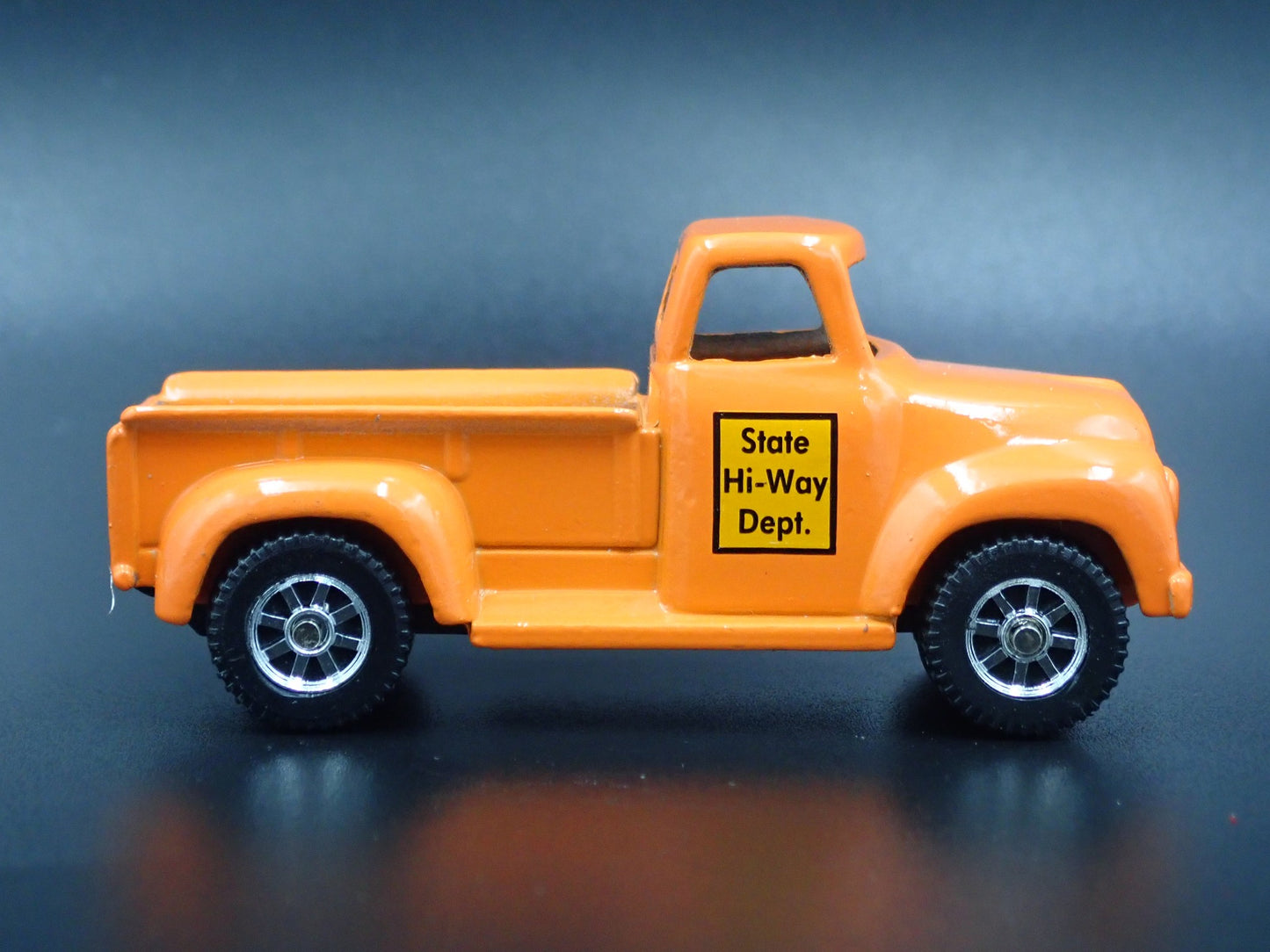1956 56 FORD F100 PICKUP TRUCK ORANGE 1:64 SCALE COLLECTIBLE DIECAST MODEL CAR