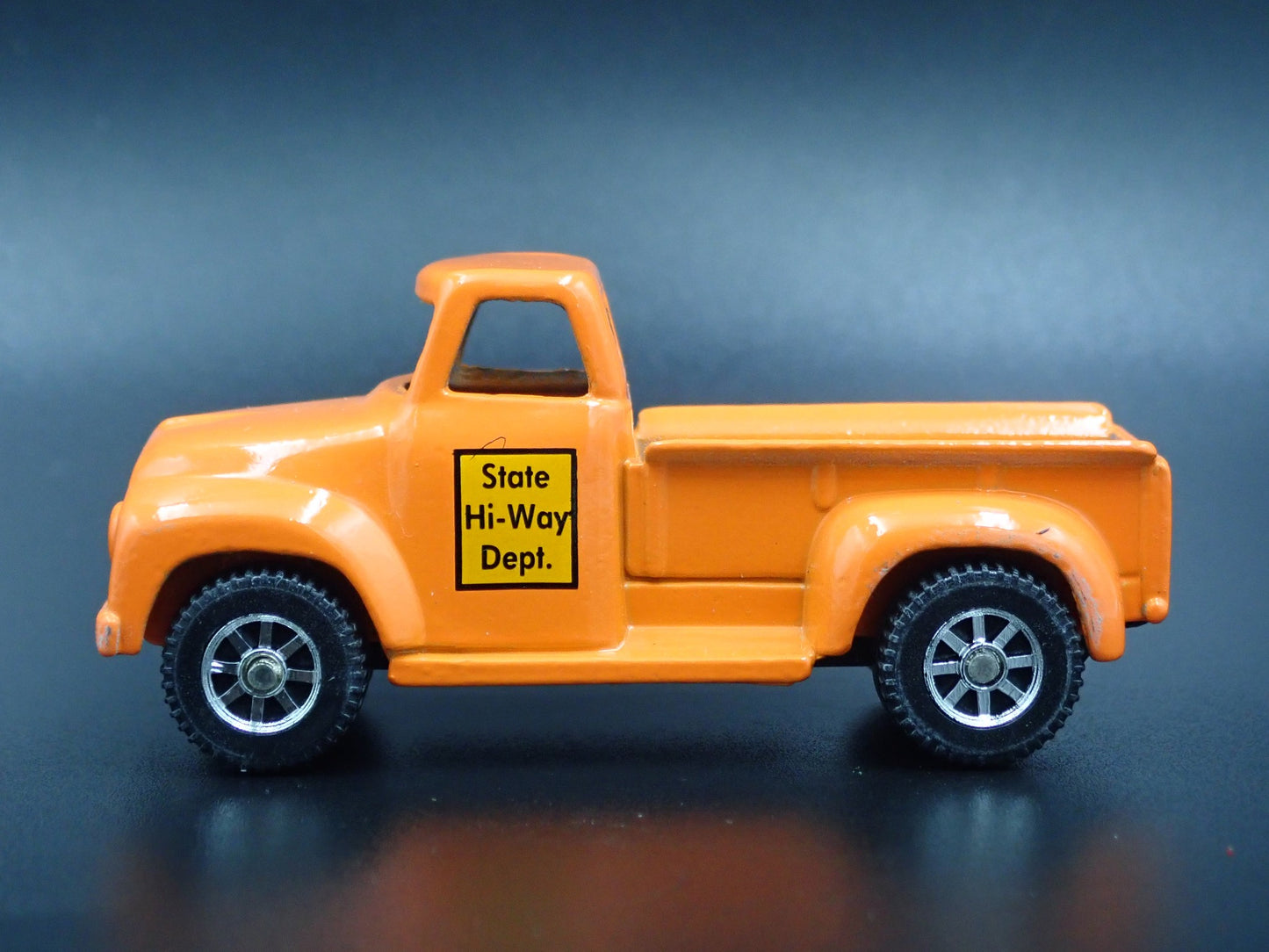 1956 56 FORD F100 PICKUP TRUCK ORANGE 1:64 SCALE COLLECTIBLE DIECAST MODEL CAR