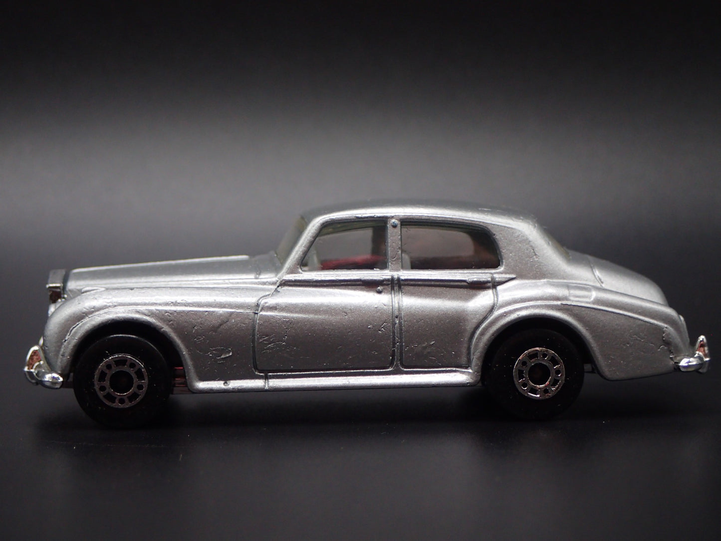 1959-1962 ROLLS ROYCE SILVER CLOUD II JAMES BOND 007 1:64 MB DIECAST MODEL CAR