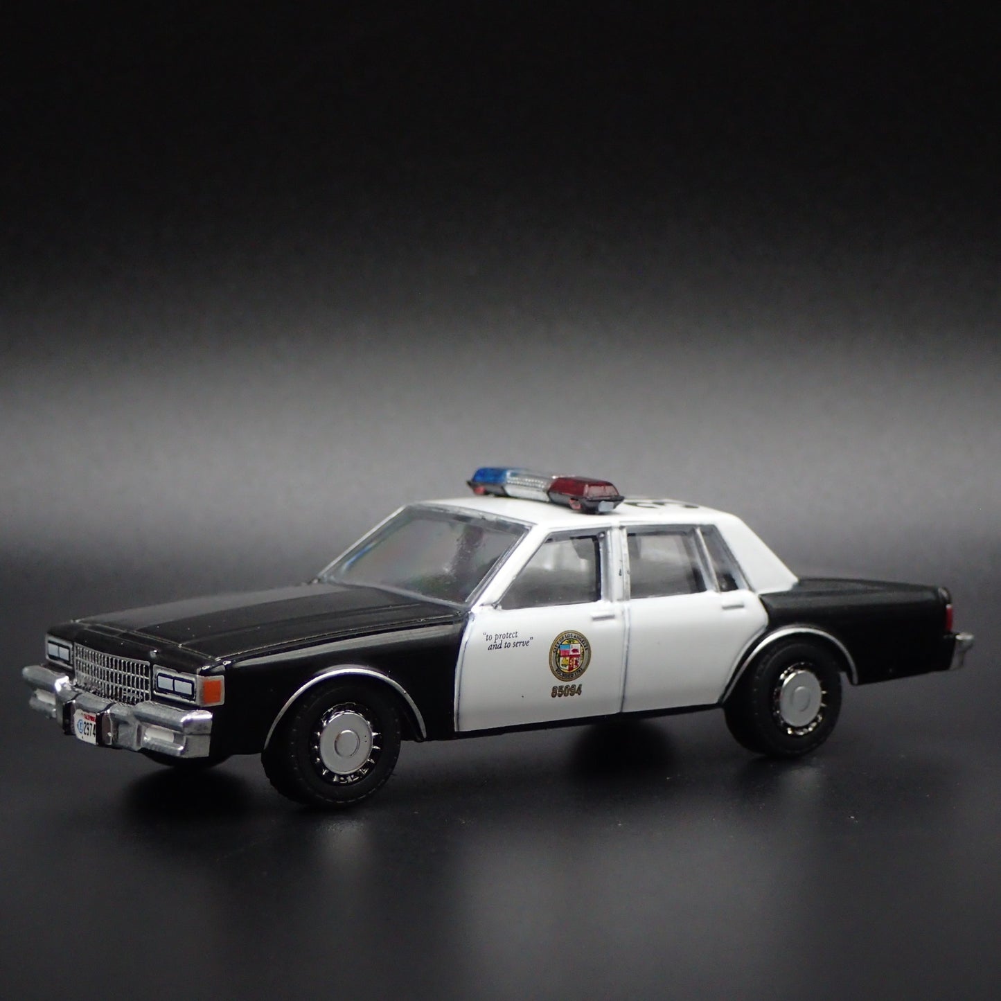 1986 86 CHEVY CHEVROLET CAPRICE LAPD, CA 1/64 SCALE DIORAMA DIECAST MODEL CAR