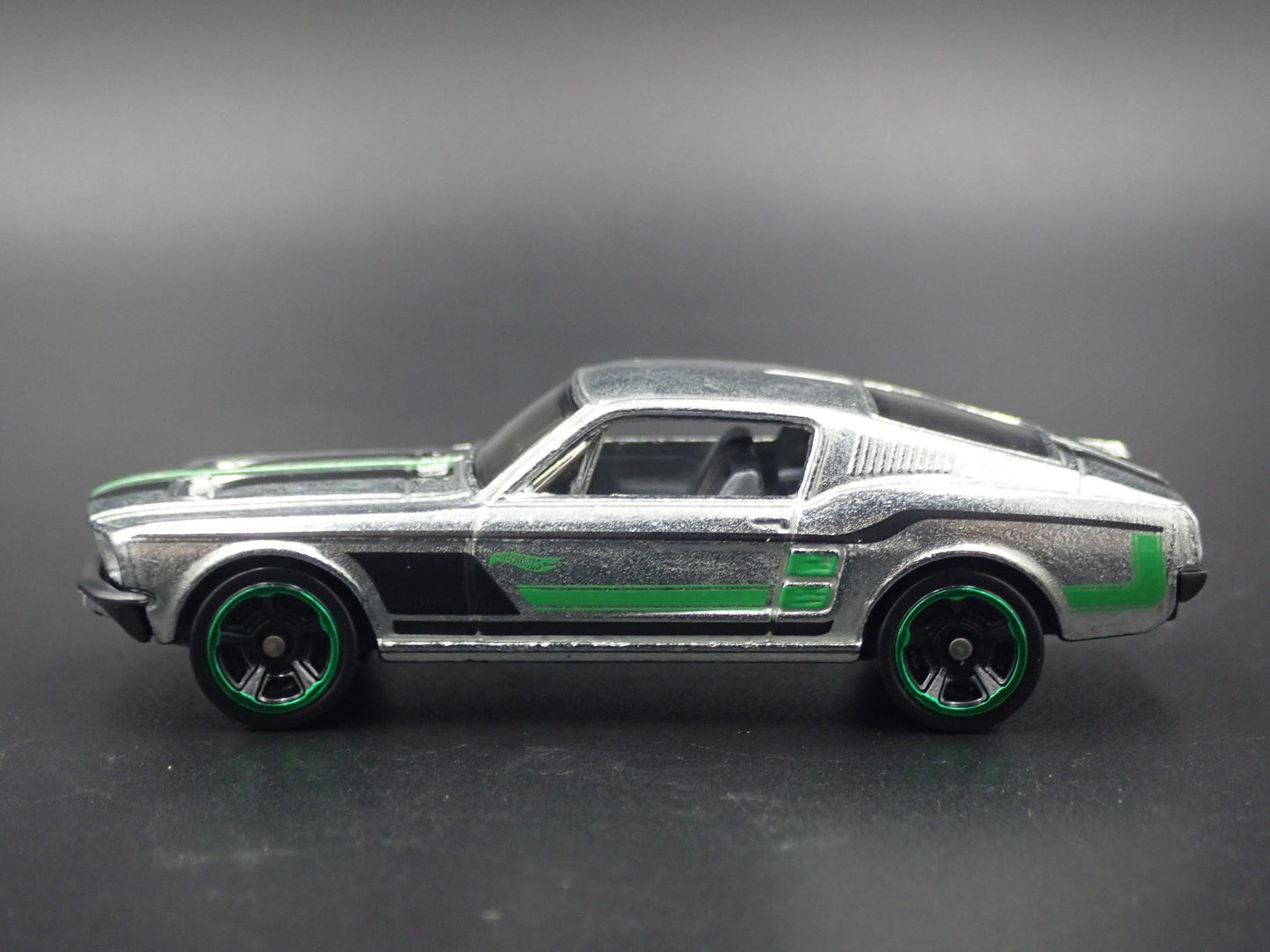 1967 67 FORD MUSTANG FASTBACK SILVER 1:64 SCALE COLLECTIBLE DIECAST MODEL CAR