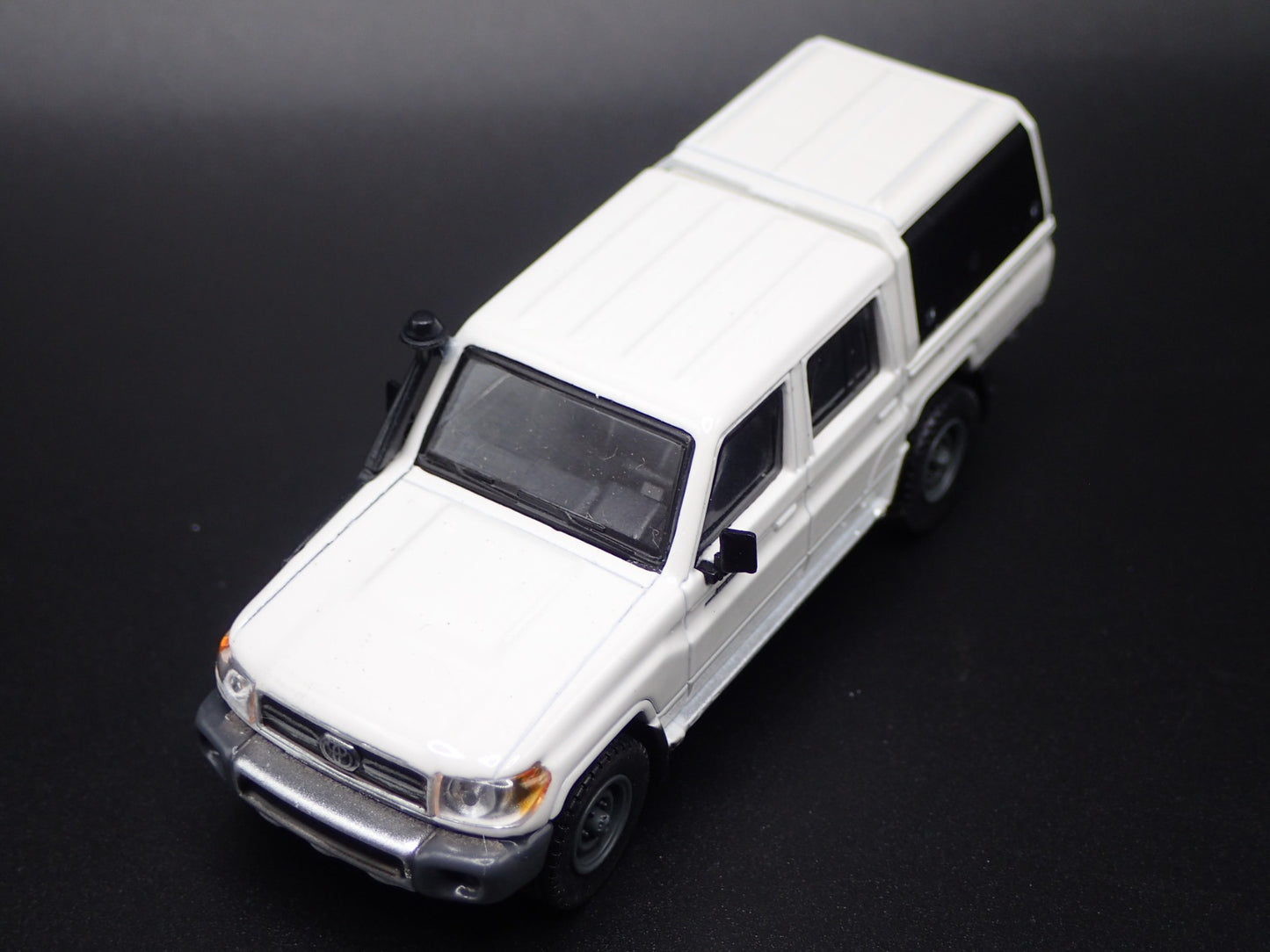 TOYOTA LAND CRUISER 70 SERIES DOUBLE CAB LC79 TRUCK 1/64 SCALE DIECAST MODEL CAR