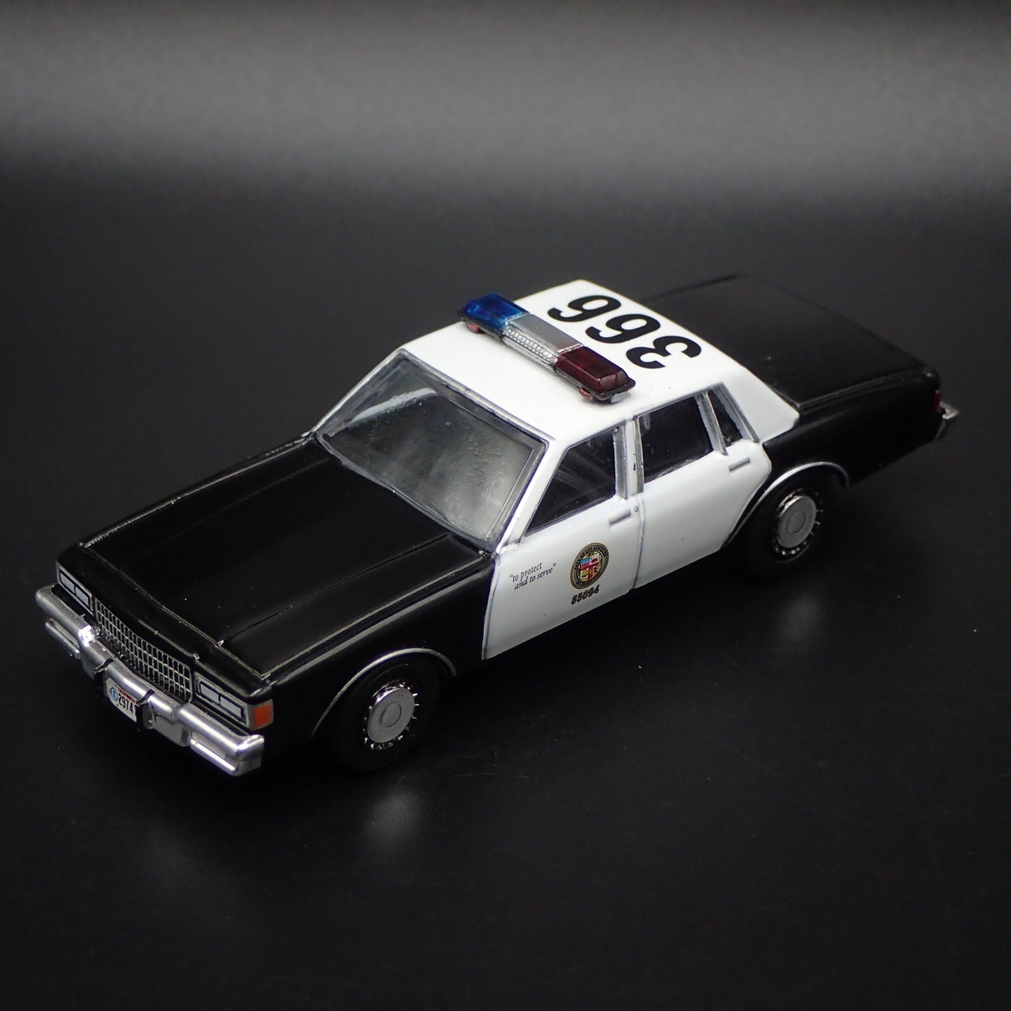 1986 86 CHEVY CHEVROLET CAPRICE LAPD, CA 1/64 SCALE DIORAMA DIECAST MODEL CAR