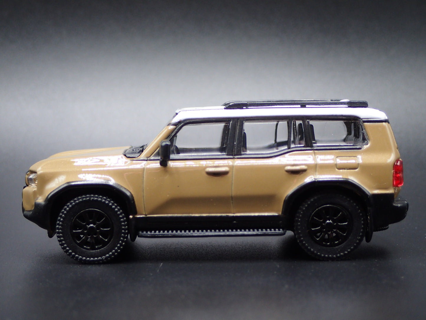 2023-2025 TOYOTA LAND CRUISER 250 PRADO 1/64 SCALE DIORAMA DIECAST MODEL CAR