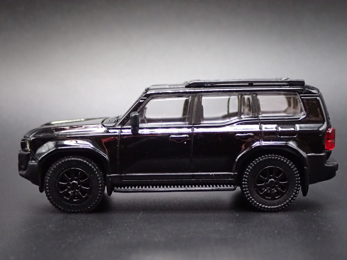 2023-2025 TOYOTA LAND CRUISER 250 PRADO 1/64 SCALE DIORAMA DIECAST MODEL CAR