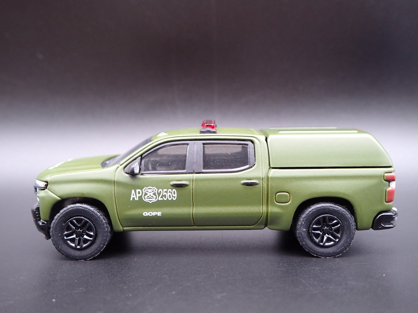2021 CHEVROLET SILVERADO TRUCK LT GOPE POLICE CHILE 1:64 SCALE DIECAST MODEL CAR