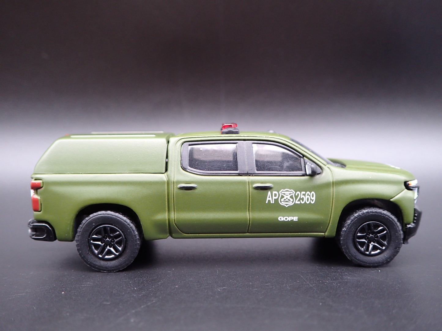 2021 CHEVROLET SILVERADO TRUCK LT GOPE POLICE CHILE 1:64 SCALE DIECAST MODEL CAR