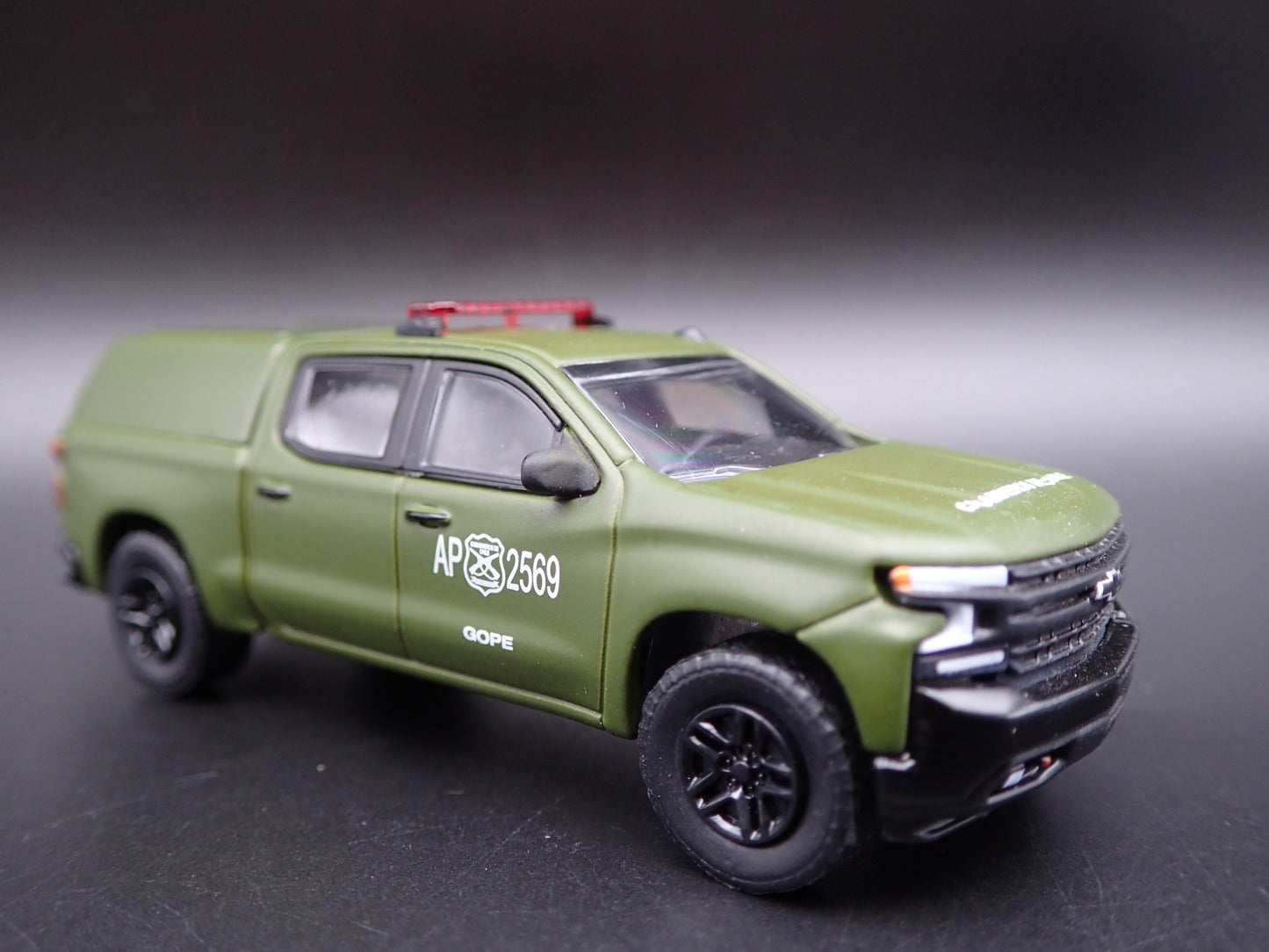 2021 CHEVROLET SILVERADO TRUCK LT GOPE POLICE CHILE 1:64 SCALE DIECAST MODEL CAR