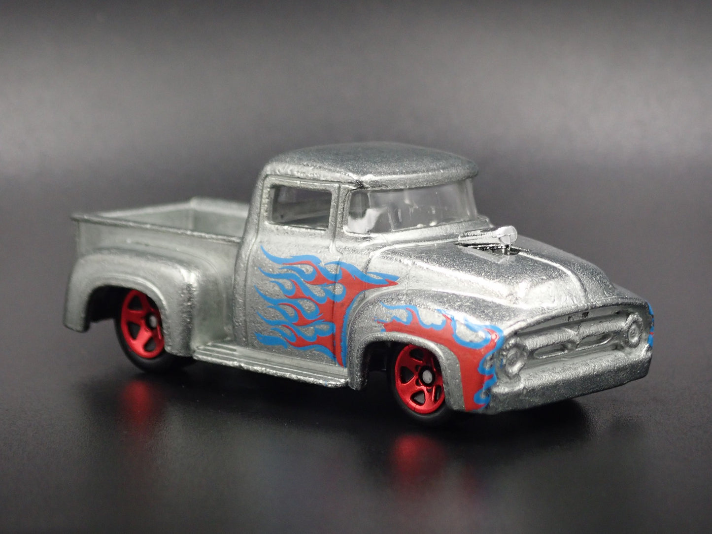 1956 56 FORD F100 PICKUP TRUCK SILVER 1:64 SCALE COLLECTIBLE DIECAST MODEL CAR