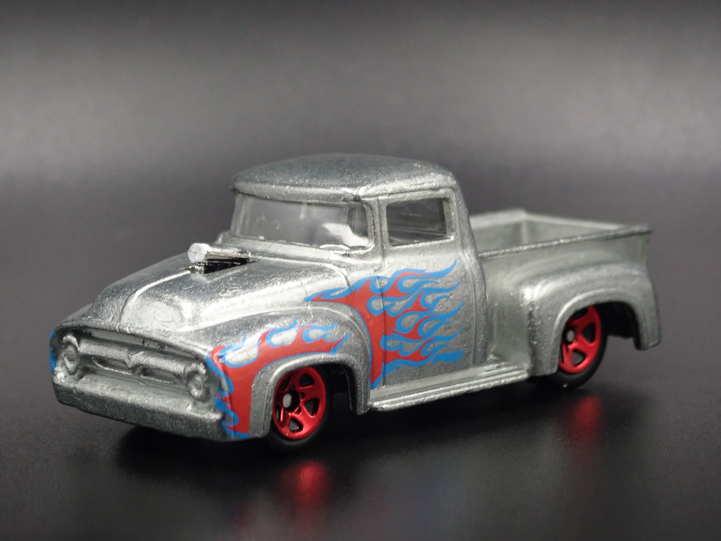 1956 56 FORD F100 PICKUP TRUCK SILVER 1:64 SCALE COLLECTIBLE DIECAST MODEL CAR